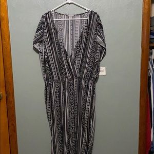 NWT black & white jumper